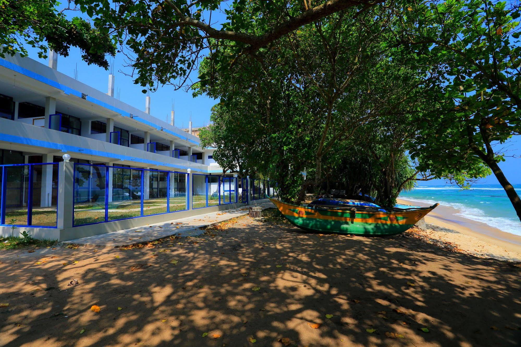 Paradise Beach Resort & Diving School Mirissa Eksteriør bilde